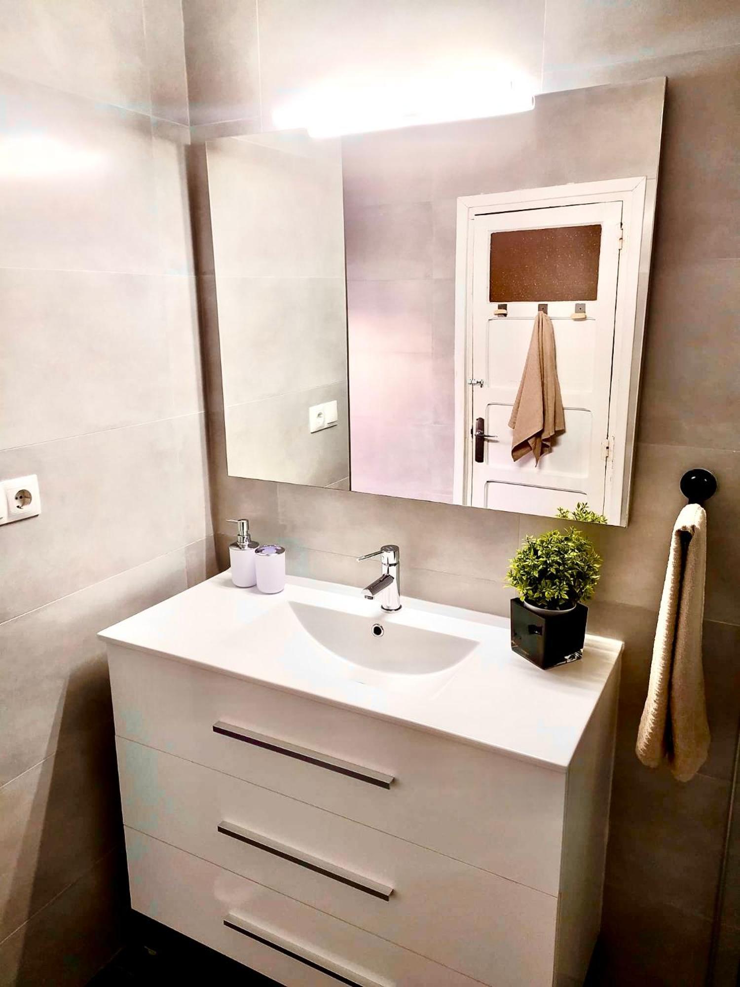 Amplio Apartamento Con Dos Patios Gijon Luaran gambar