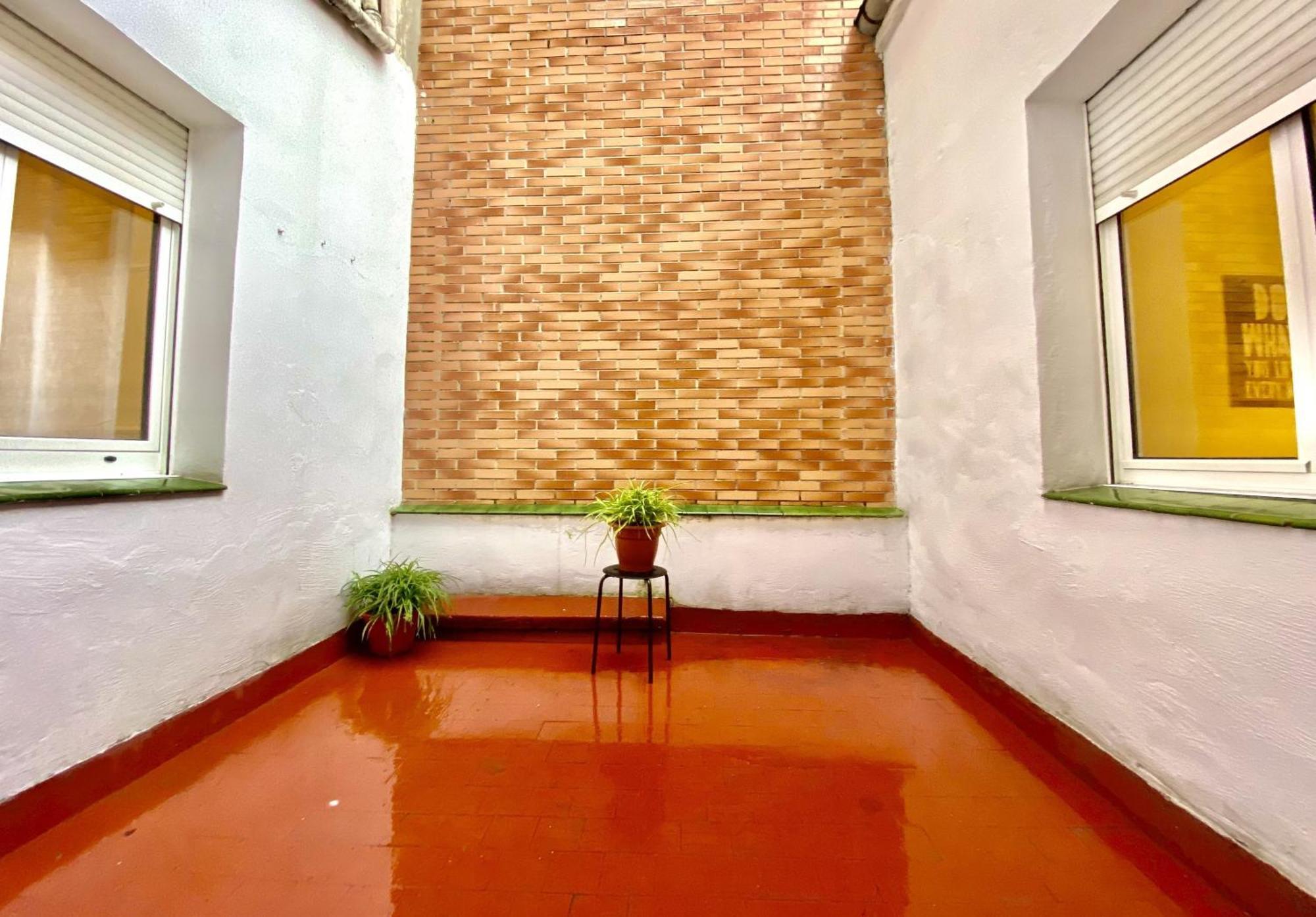 Amplio Apartamento Con Dos Patios Gijon Luaran gambar