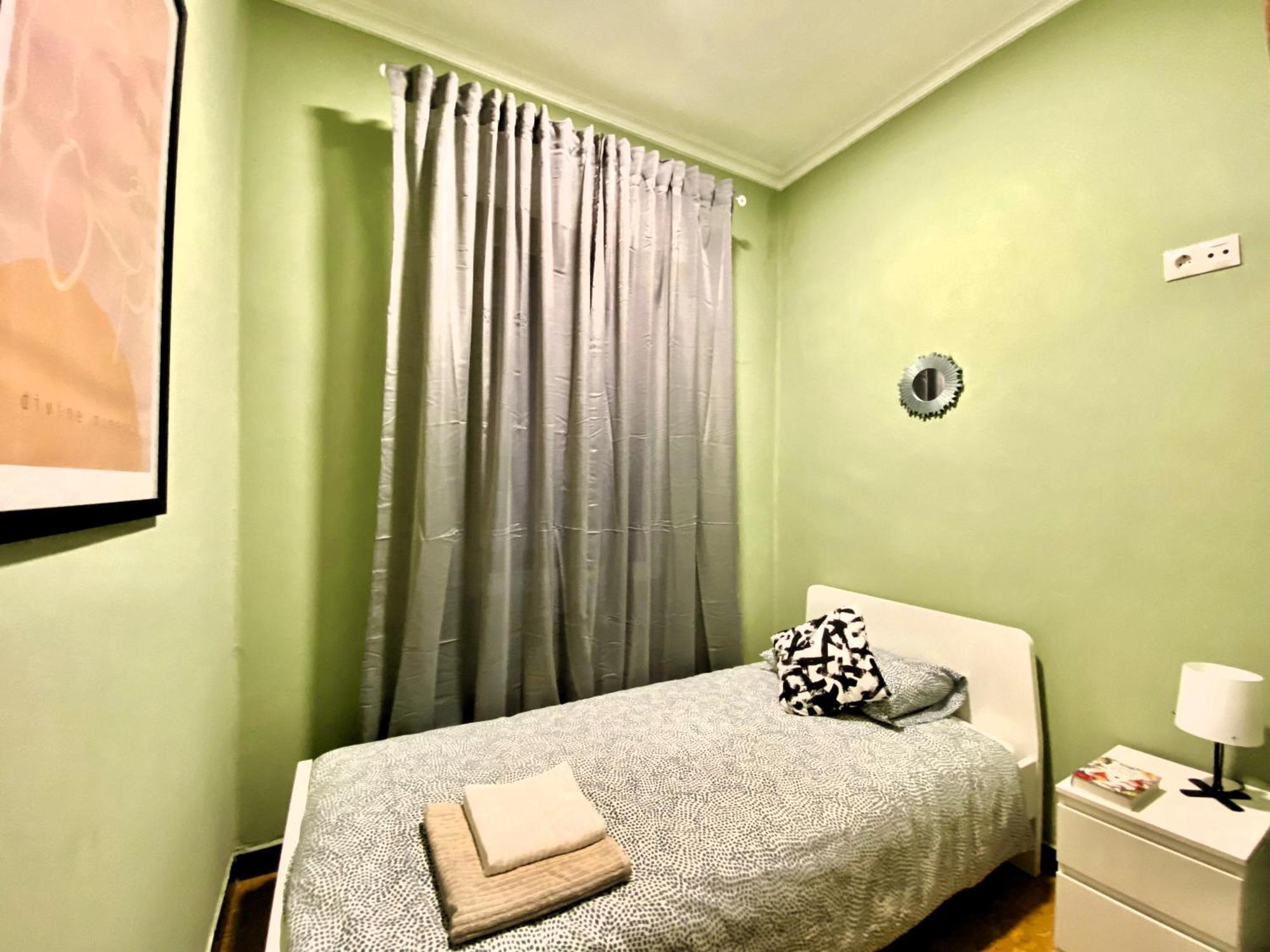 Amplio Apartamento Con Dos Patios Gijon Luaran gambar