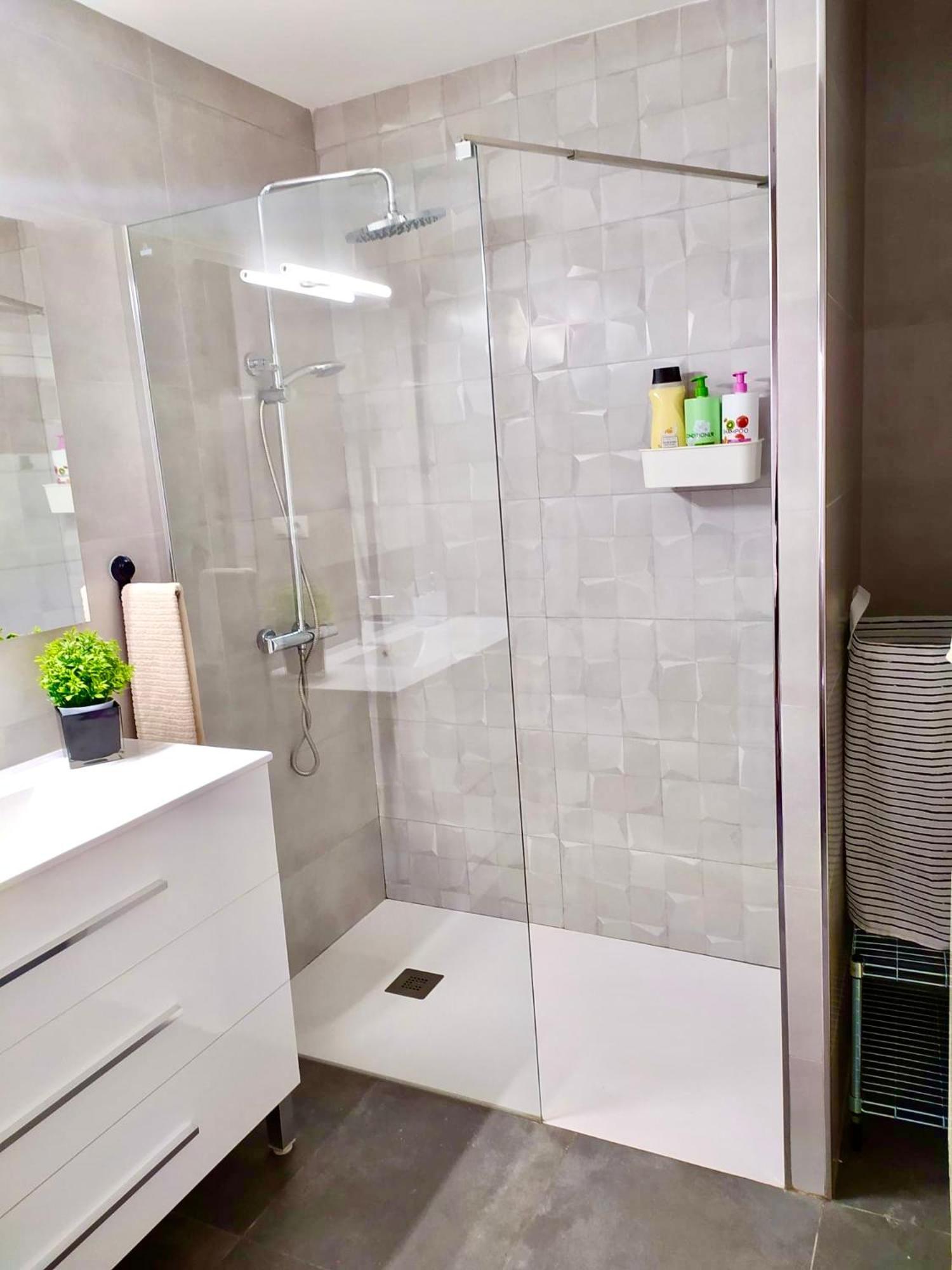 Amplio Apartamento Con Dos Patios Gijon Luaran gambar